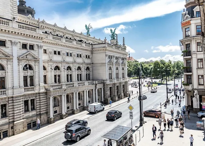 Opera House 2 Apartment